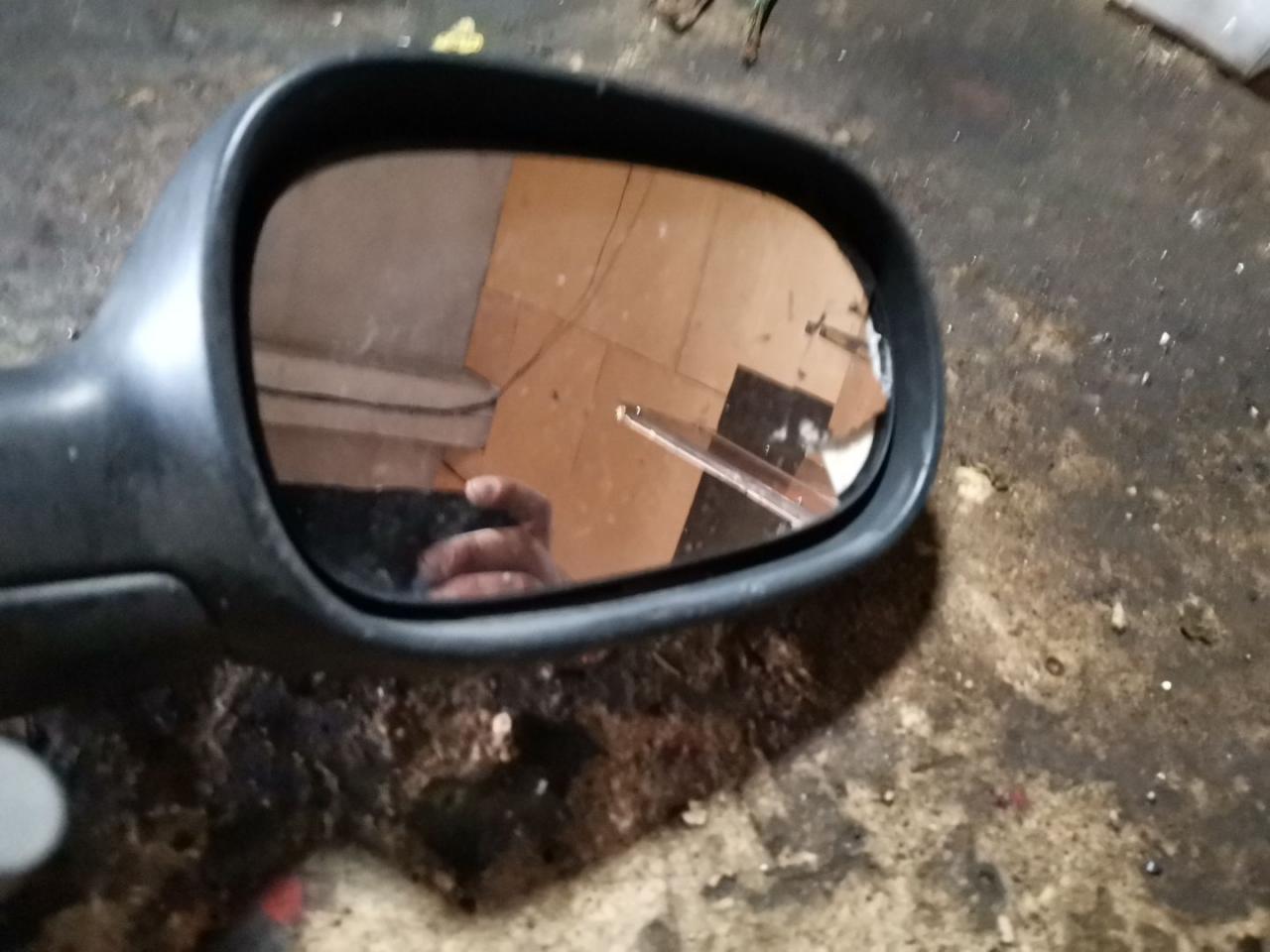 зеркало наружное левое Renault Megane 1 поколение 1997, 1.6 л., K7M 702, бензин, МКПП, серый, седан - фото №1
