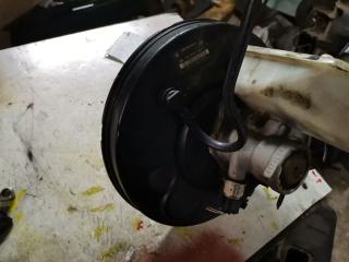 вакуумный усилитель тормозов Renault Laguna 2 поколение 2003, 1.8 л., F4P 774, бензин, МКПП, красный, универсал