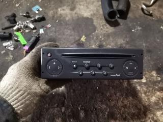 магнитола Renault Laguna 2 поколение 2003, 1.8 л., F4P 774, бензин, МКПП, красный, универсал