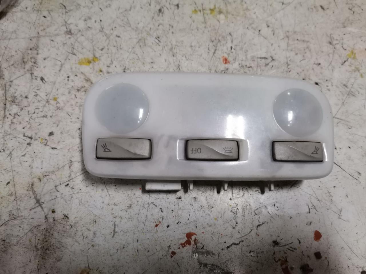 фонарь салона (плафон) Renault Scenic 3 поколение 2011, 1.5 л., DCi, дизель, 6МКПП, минивэн, передний привод - фото №1