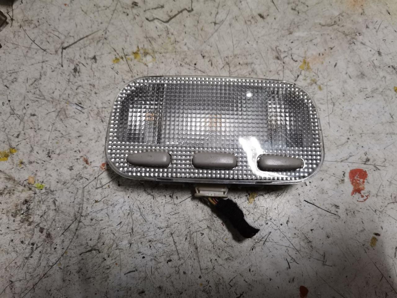 фонарь салона (плафон) Peugeot 307 1 поколение (2001 - 2005), 2.0 л., дизель, МКПП, черный, универсал - фото №1