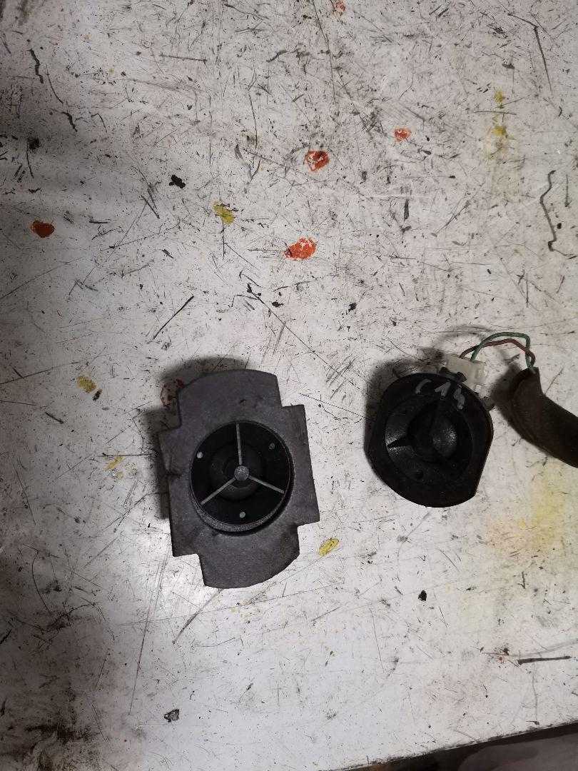 динамик высокочастотный (пищалка) Renault Megane 2 поколение 2003, 1.5 л., дизель, МКПП, хетчбэк 5 дв. - фото №1