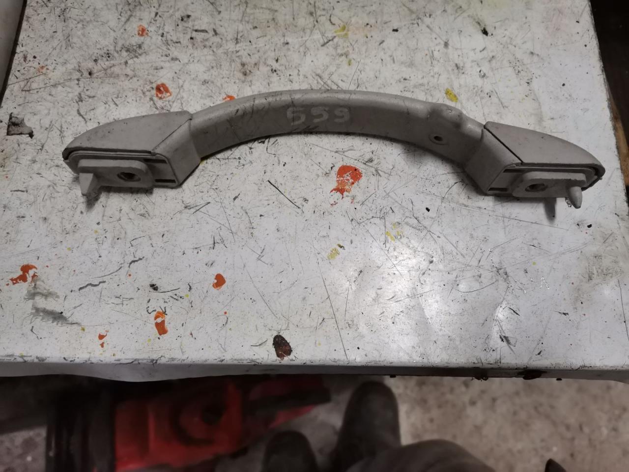 ручка внутренняя потолочная Peugeot 307 1 поколение (2001 - 2005), 2.0 л., дизель, МКПП, черный, универсал - фото №1