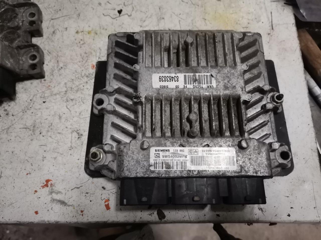 блок управления двигателем Peugeot 307 1 поколение (2001 - 2005), 2.0 л., дизель, МКПП, черный, универсал - фото №1