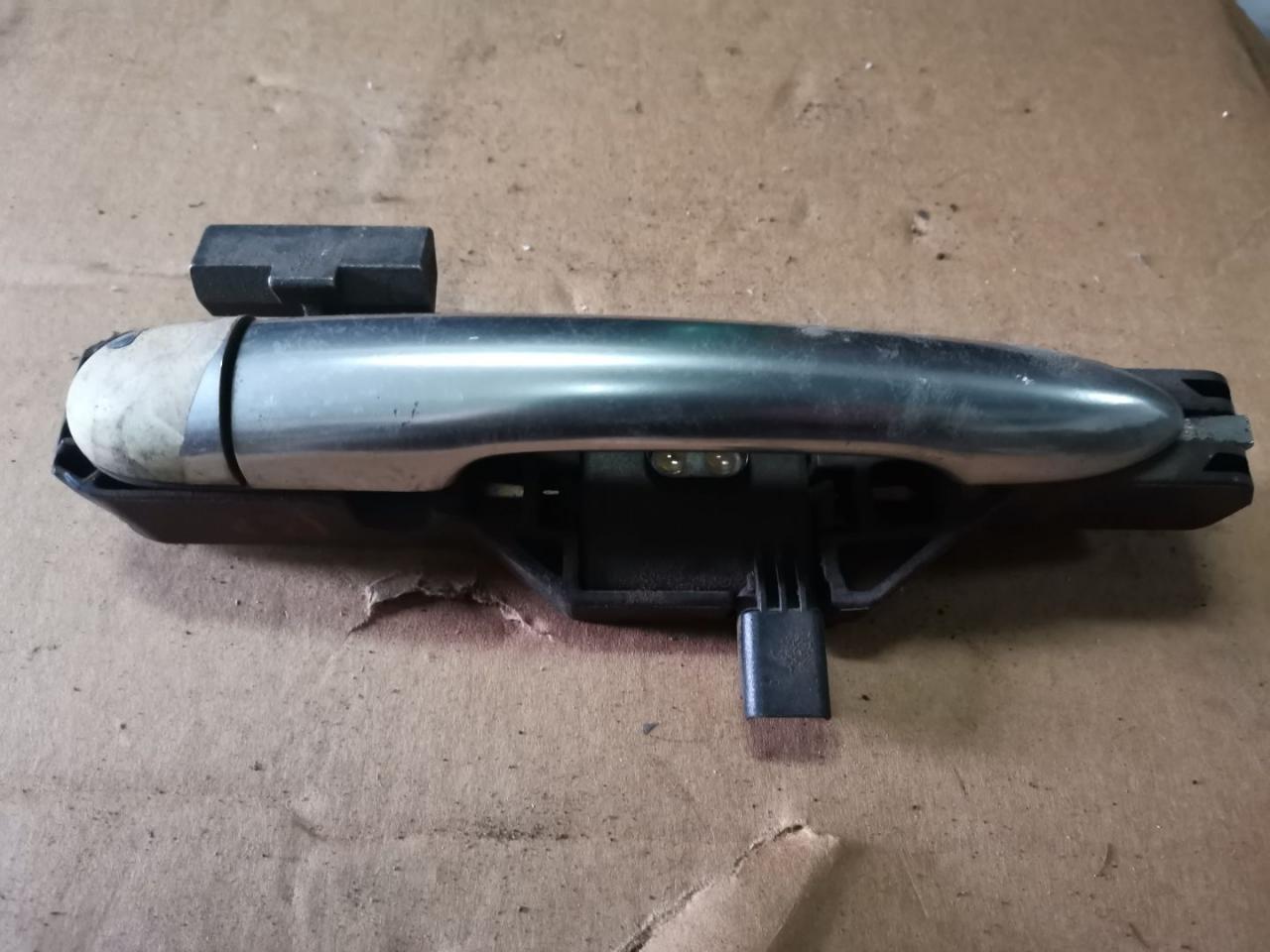 ручка наружная задняя правая Renault Laguna 2 поколение 2004, 1.8 л., бензин, МКПП, черный, универсал - фото №1