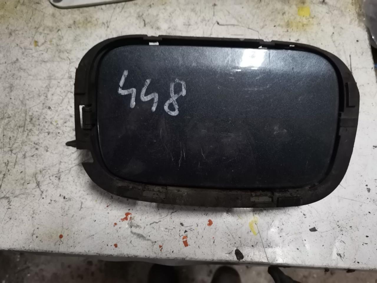 лючок топливного бака Renault Laguna 2 поколение 2004, 1.8 л., бензин, МКПП, черный, универсал - фото №1