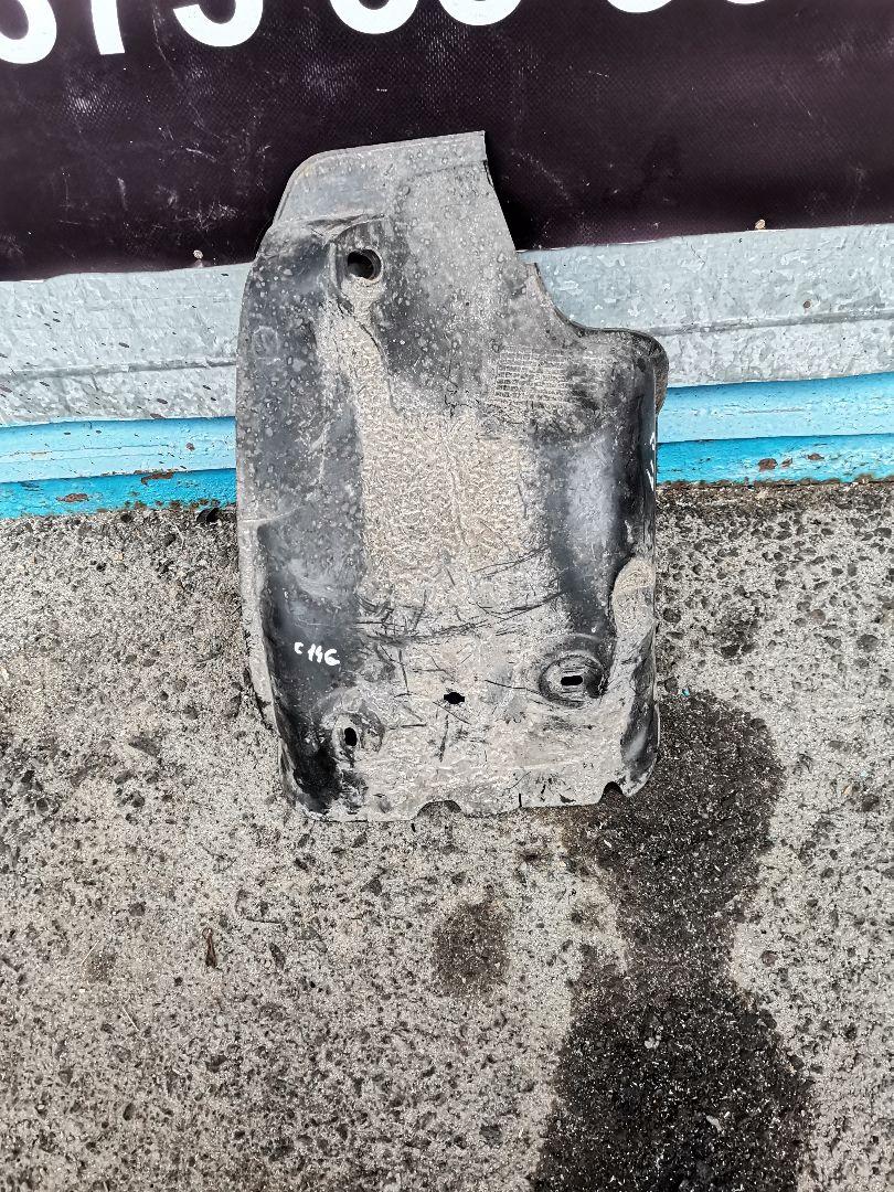 защита арок задняя левая (подкрылок) Renault Megane 2 поколение 2003, 1.5 л., дизель, МКПП, хетчбэк 5 дв. - фото №1