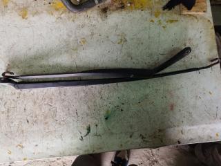 щеткодержатель (поводок стеклоочистителя, дворник) Renault Laguna 2 поколение 2004, 1.8 л., бензин, МКПП, черный, универсал