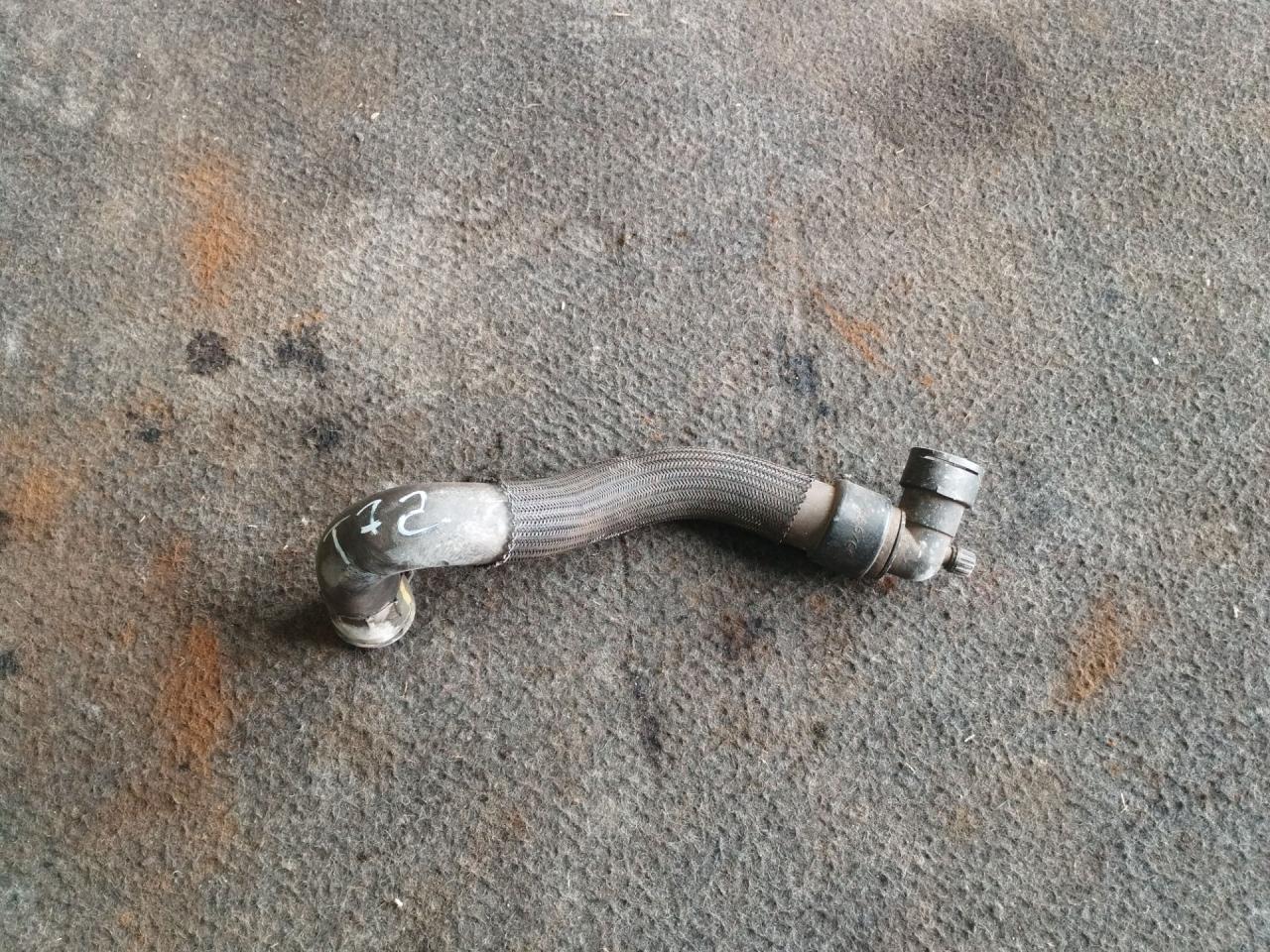патрубок отопителя (печки) Peugeot 307 1 поколение (2001 - 2005), 2.0 л., дизель, МКПП, черный, универсал - фото №1