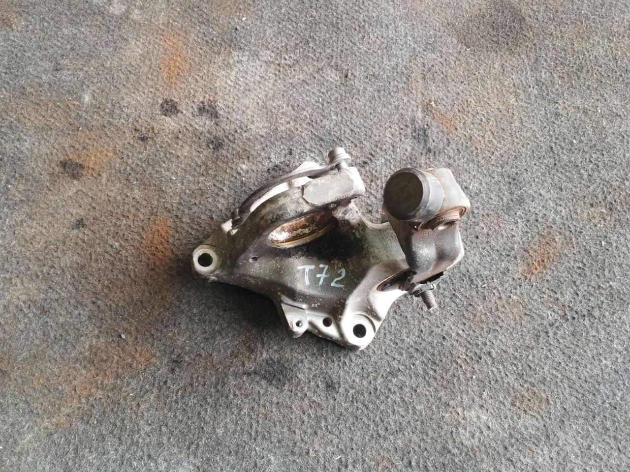 кронштейн двигателя Peugeot 307 1 поколение (2001 - 2005), 2.0 л., дизель, МКПП, черный, универсал - фото №1