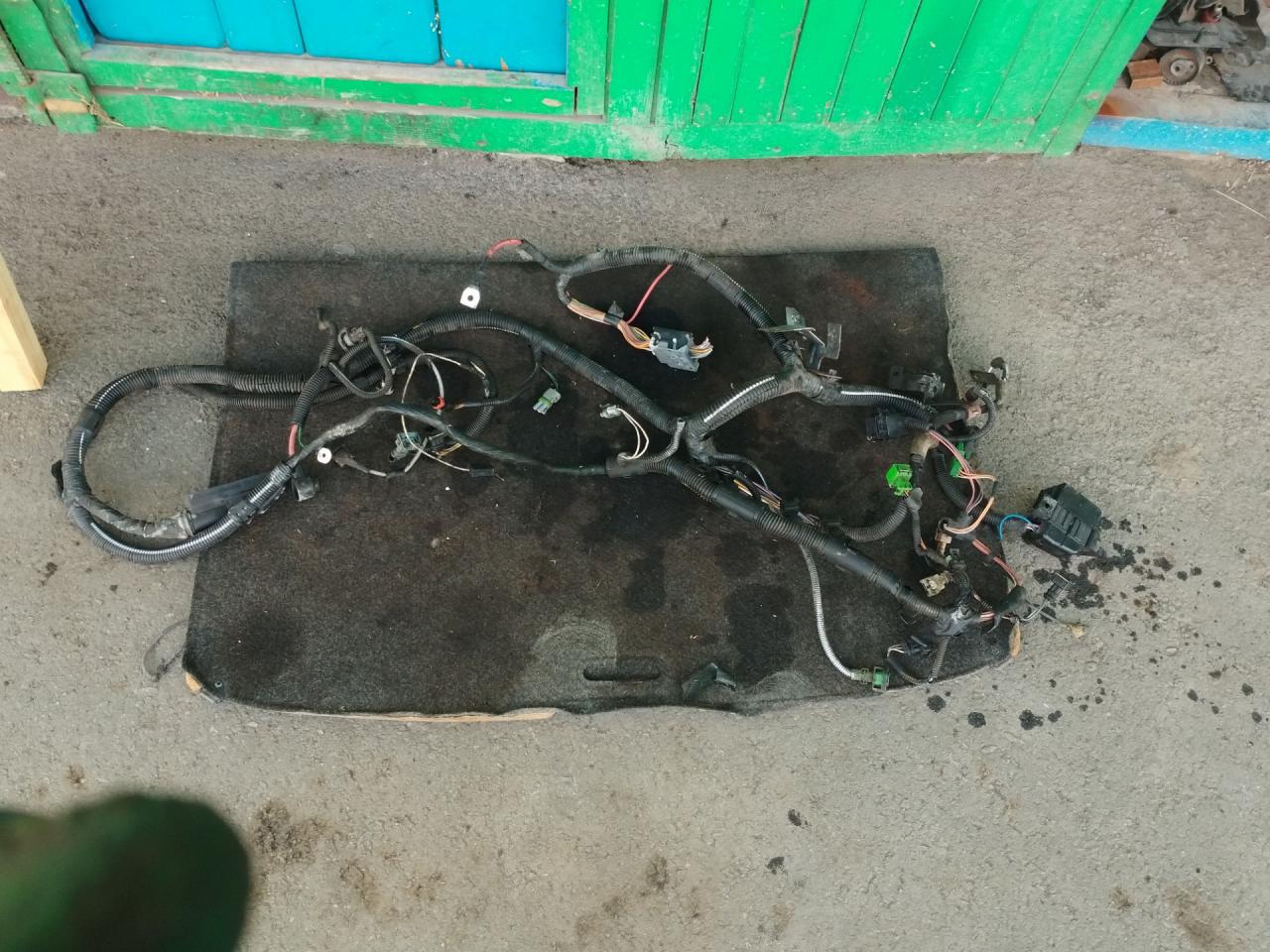 проводка двигателя Renault Laguna 1 поколение 1997, 2.0 л., F3R 768, бензин, МКПП, красный, универсал - фото №1