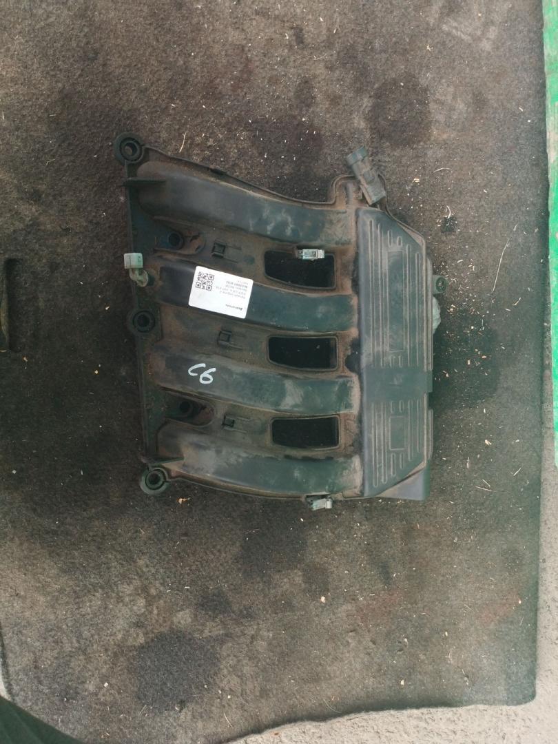 коллектор впускной Renault Laguna 2 поколение 2003, 1.8 л., F4P 774, бензин, МКПП, красный, универсал - фото №1