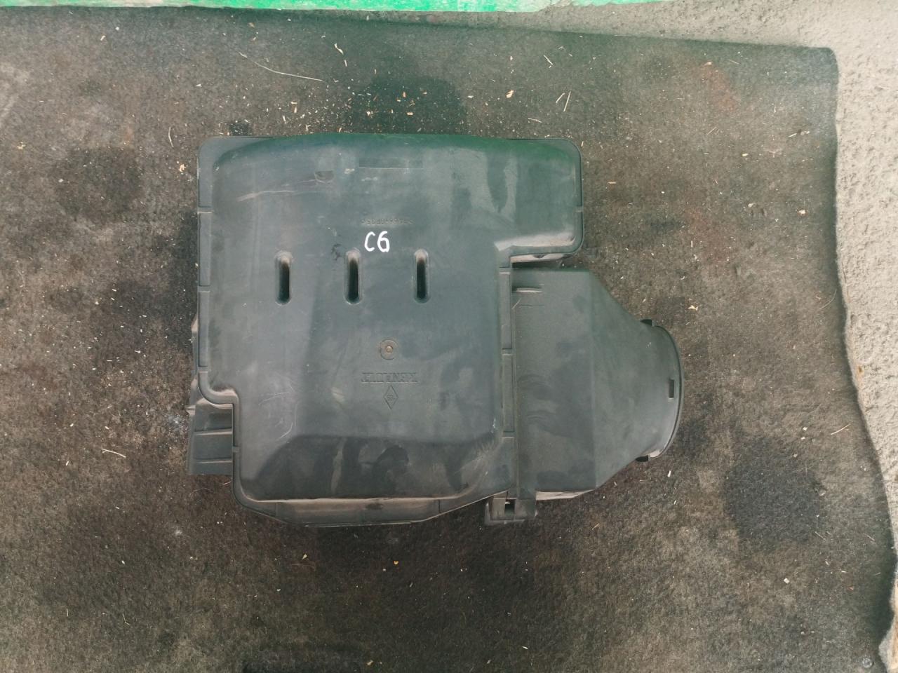 корпус воздушного фильтра Renault Laguna 2 поколение 2003, 1.8 л., F4P 774, бензин, МКПП, красный, универсал - фото №1