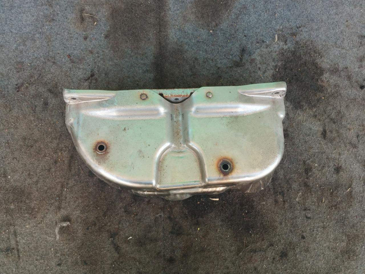 защита (экран) выпускного коллектора Citroen C5 1 поколение 2001, 3.0 л., бензин, АКПП, хетчбэк 5 дв. - фото №1