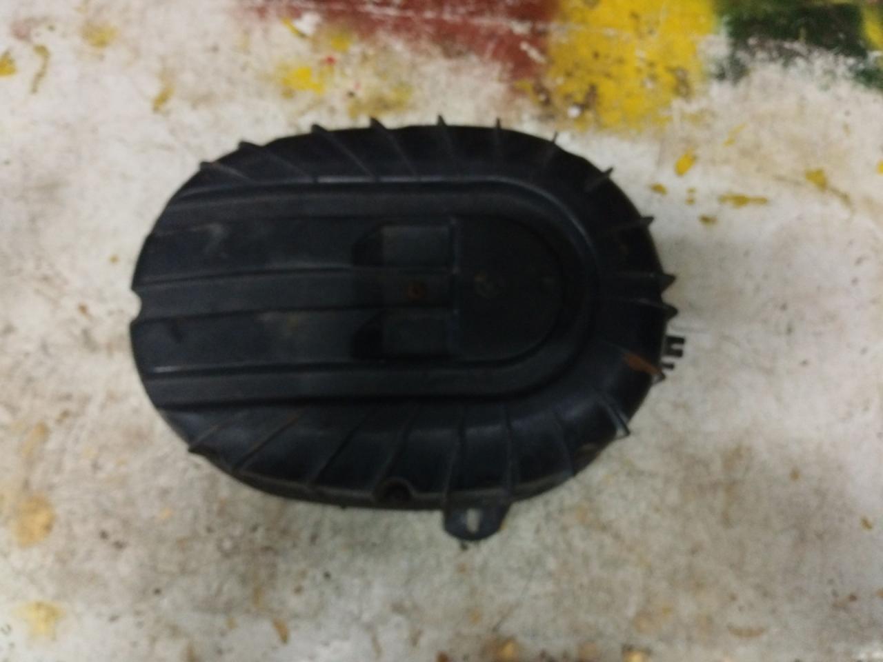 корпус воздушного фильтра Renault Megane 1 поколение 1997, 2.0 л., F3R 796, бензин, МКПП, синий, купе, передний привод - фото №1