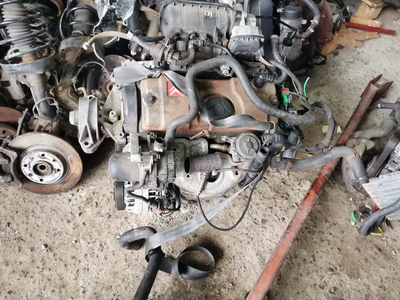 двигатель Citroen C3 1 поколение 2002, 1.4 л., KFV (TU3A), бензин, МКПП, голубой, передний привод, PSAKFV - фото №1