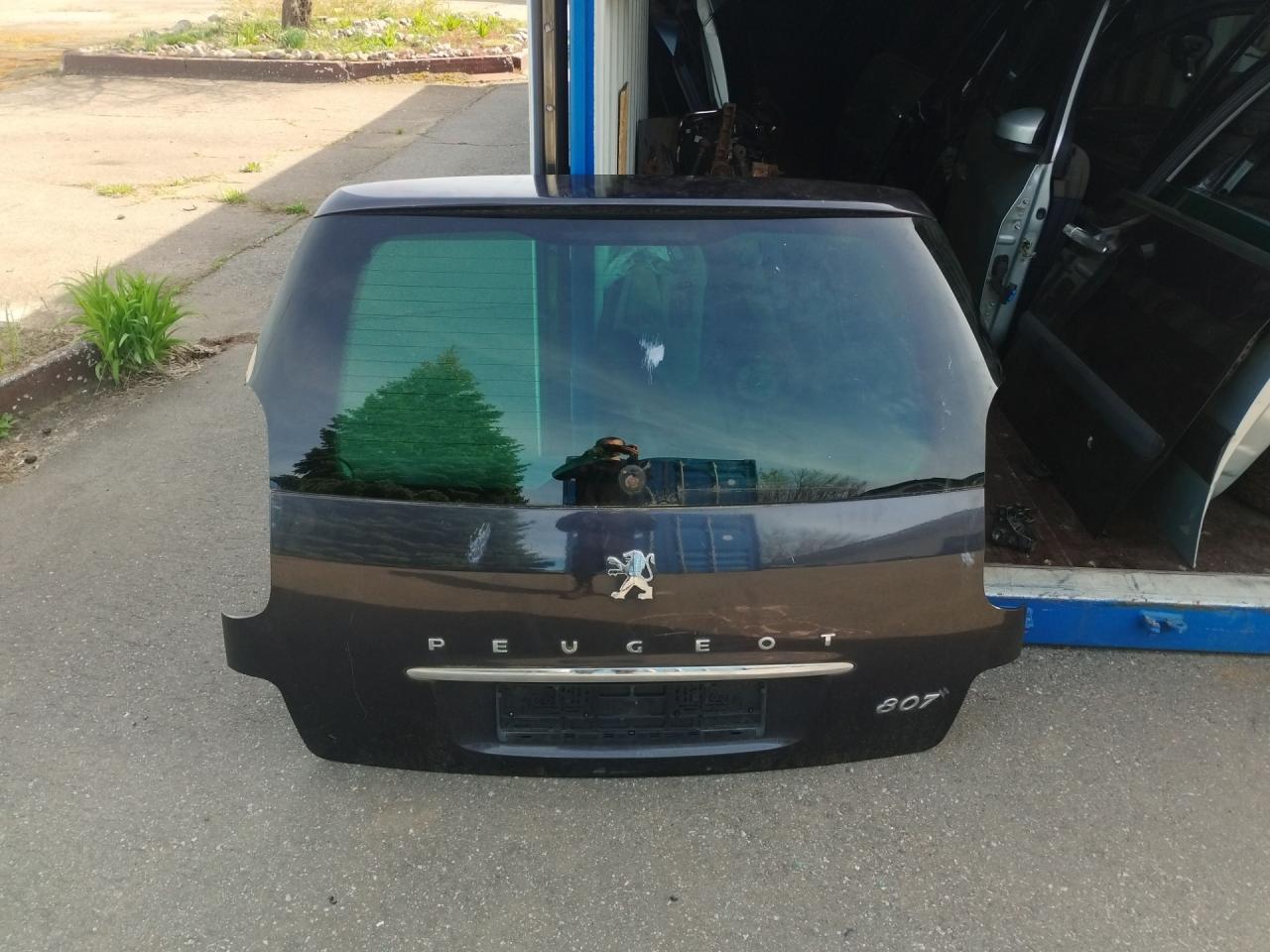 крышка багажника (дверь 3-5) Peugeot 807 1 поколение 2004, 2.0 л., RHM (DW10ATED4), дизель, АКПП, черный, передний привод - фото №1