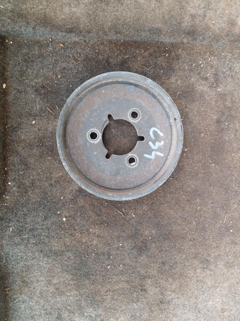 шкив коленвала Citroen C3 1 поколение 2002, 1.4 л., KFV (TU3A), бензин, МКПП, голубой, передний привод - фото №1