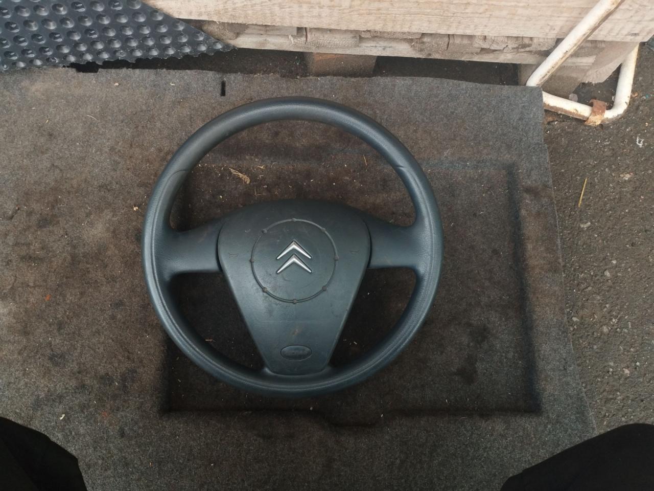 руль Citroen C3 1 поколение 2002, 1.4 л., KFV (TU3A), бензин, МКПП, голубой, передний привод - фото №1