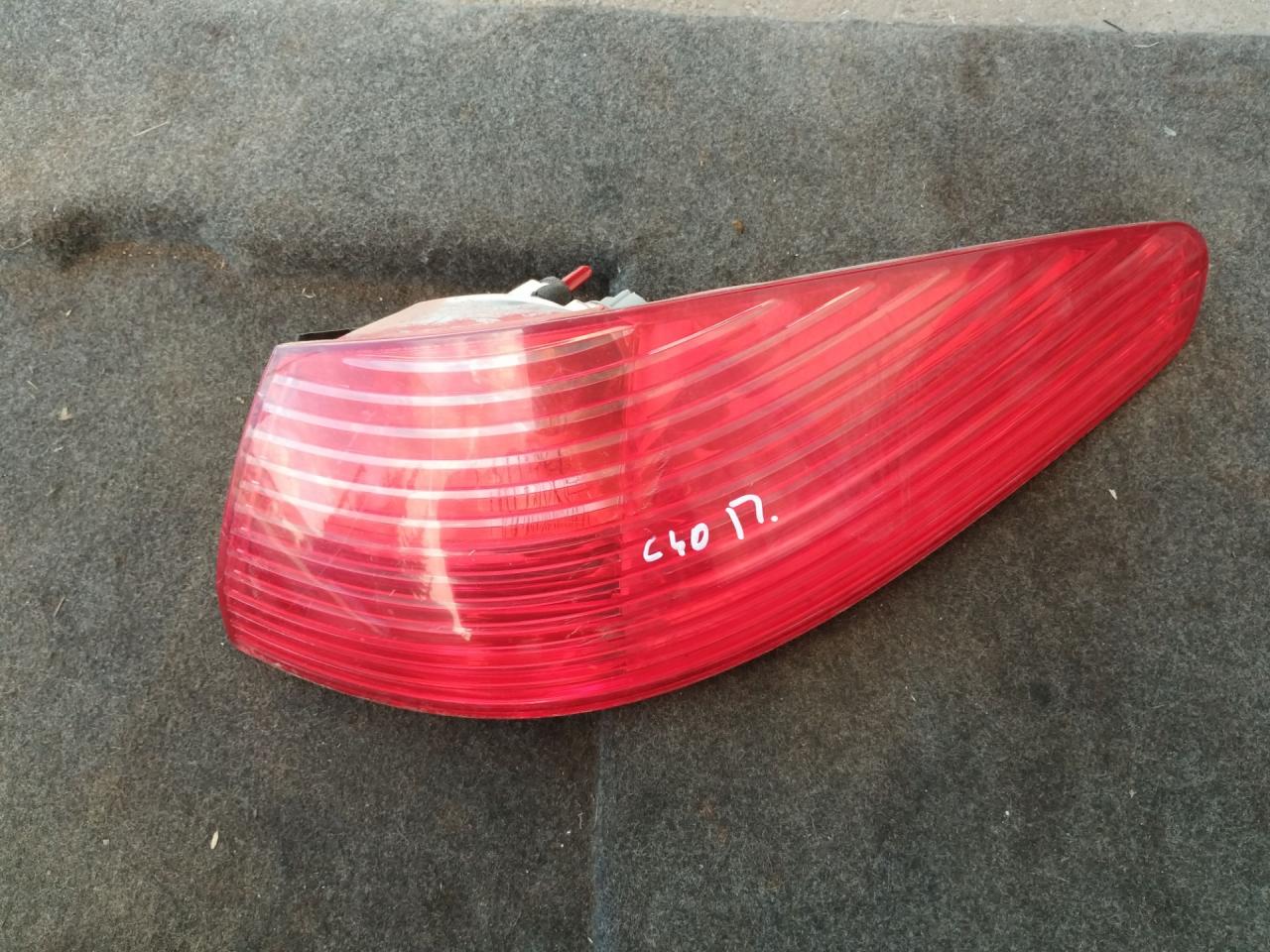 фонарь задний правый Peugeot 607 1 поколение 2001, 2.2 л., 4HX (DW12TED4/FAP), дизель, МКПП, передний привод - фото №1