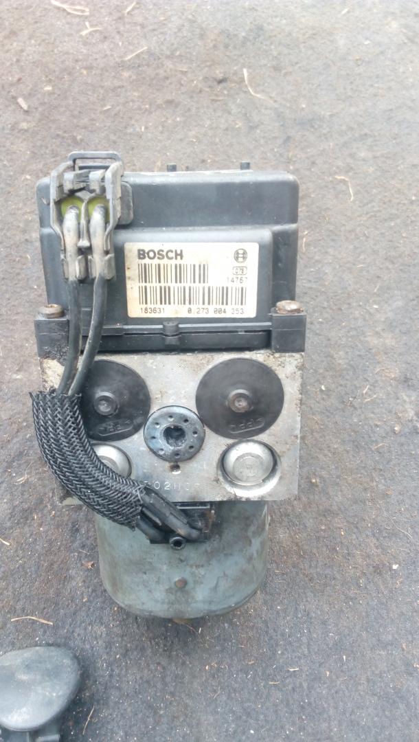 блок ABS Citroen Xsara Picasso 1 поколение 2001, 2.0 л., HDi, дизель, 5МКПП, серебро, минивэн, передний привод - фото №1