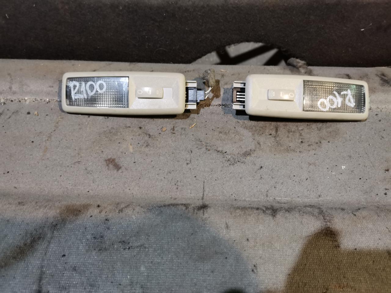 фонарь салона (плафон) Renault Laguna 2 поколение 2001, 1.9 л., дизель, МКПП, зеленый, универсал - фото №1