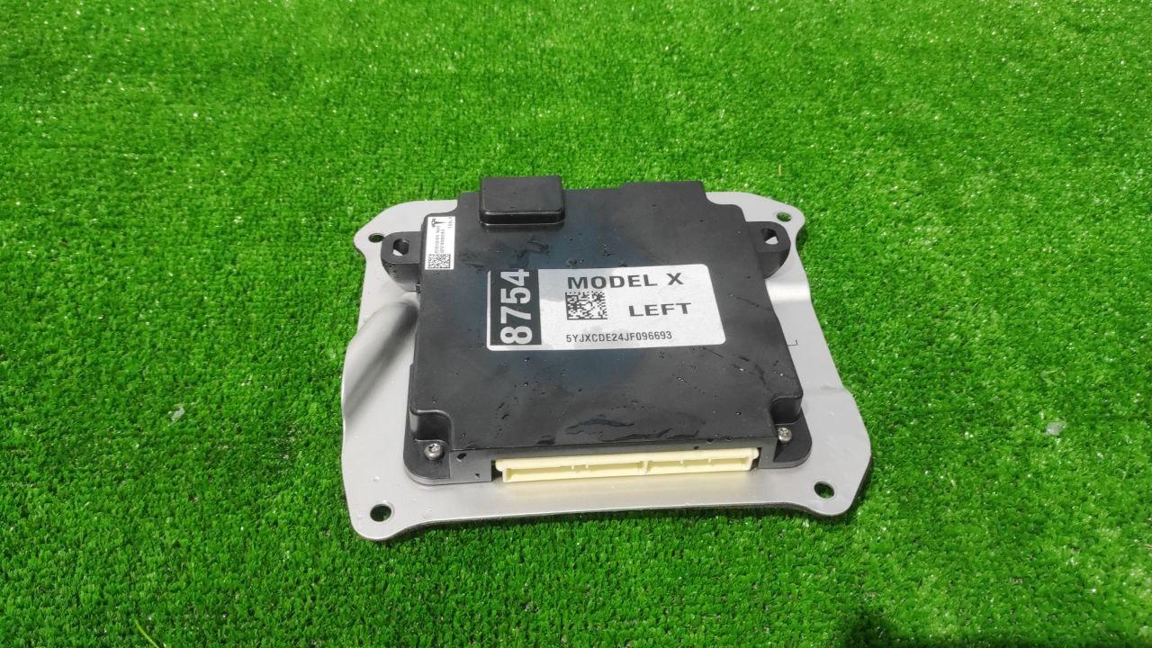модуль управления двери Tesla Model X 1 поколение 2018, электро, хетчбэк 5 дв., 1037222-00-E - фото №1