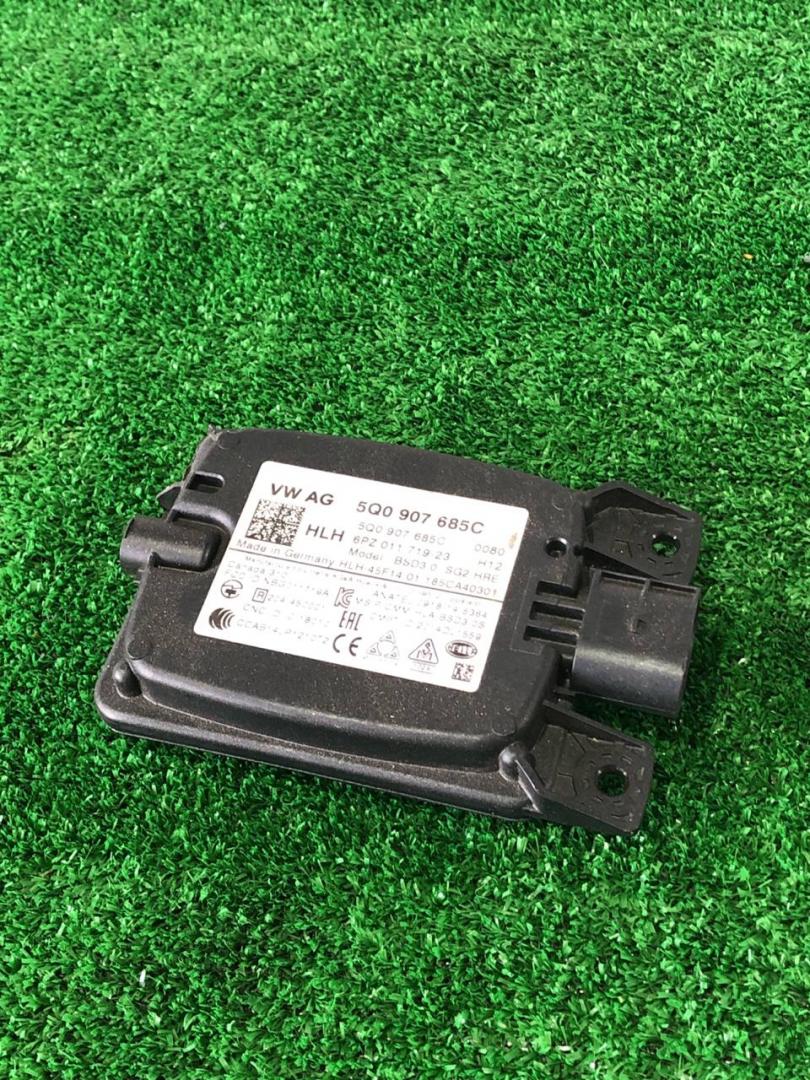 датчик мертвых (слепых) зон Volkswagen Tiguan 2 поколение (2016 - 2020), 5Q0907685C - фото №1
