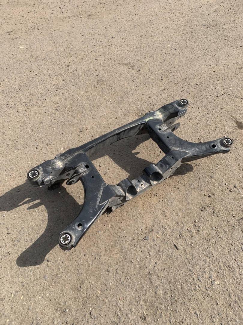 балка подвески задняя Ford Escape 4 поколение CX482 2020, 1.5 л., бензин, АКПП, внедорожник 5 дв., передний привод - фото №1