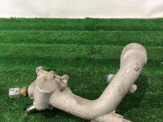 фланец (тройник) системы охлаждения Ford Mustang 6 поколение S550 [рестайлинг] 2019, 2.3 л., бензин, АКПП, красный, кабриолет, задний привод, FR3E8K556BA