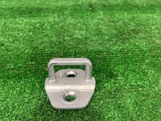 ответная часть (скоба) замка двери Jeep Wrangler 4 поколение 2020, 2.0 л., бензин, АКПП, внедорожник 5 дв., полный привод