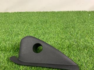 заглушка в торпедо левая Ford Mustang 6 поколение S550 [рестайлинг] 2020, 2.3 л., i, бензин, МКПП, красный, купе, задний привод, FR3B-6304481