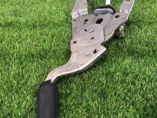 рычаг ручного тормоза (ручника) Ford Mustang 6 поколение S550 [рестайлинг] 2020, 2.3 л., i, бензин, МКПП, красный, купе, задний привод