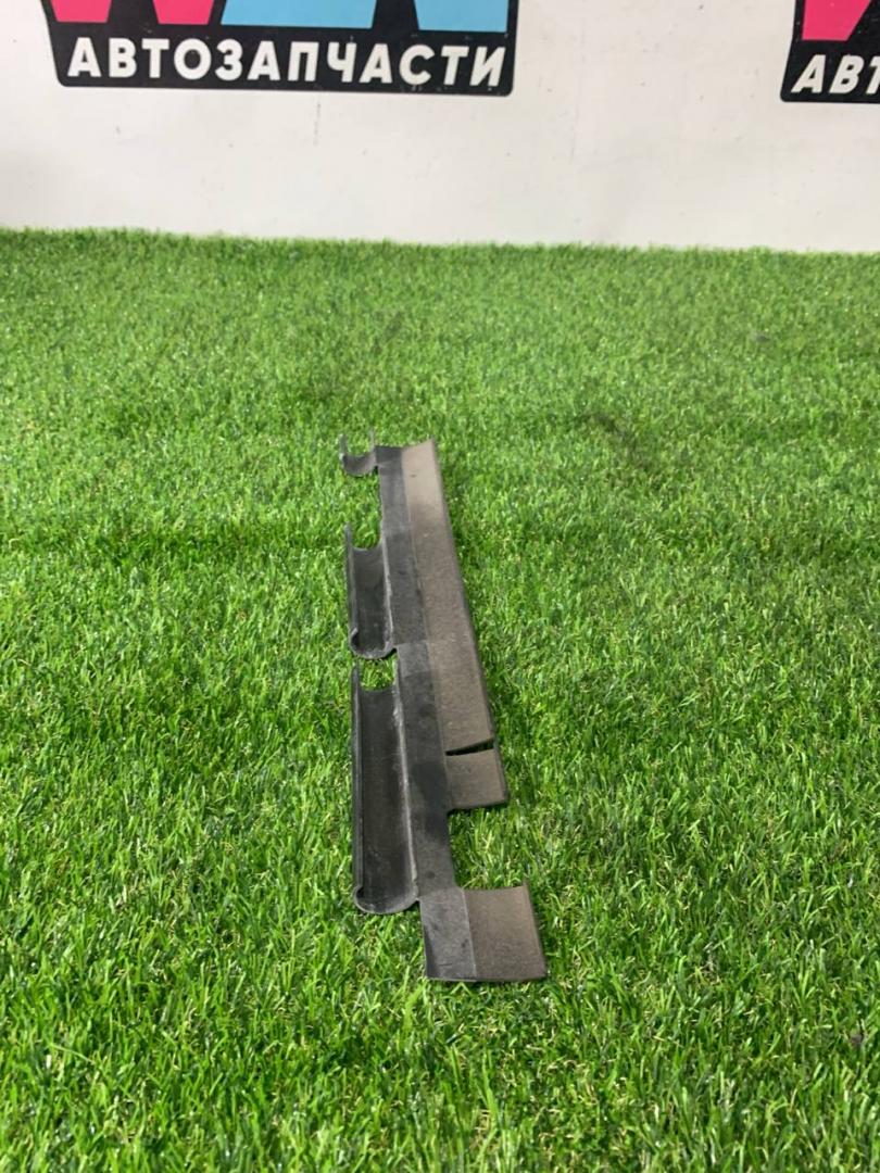 воздуховод (дефлектор) радиатора Ford Mustang 6 поколение S550 2016, 5.0 л., бензин, МКПП, серый, купе, задний привод, FR3B-19E766-CC - фото №1