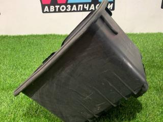 Аккумуляторный ящик (АКБ) Ford Mustang 6 поколение S550 2016, 5.0 л., бензин, МКПП, серый, купе, задний привод, FR3B-10723-AB