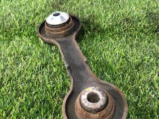 рычаг задний правый Ford Mustang 6 поколение S550 2016, 5.0 л., бензин, МКПП, серый, купе, задний привод