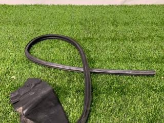 уплотнитель двери Tesla Model S 1 поколение 2012