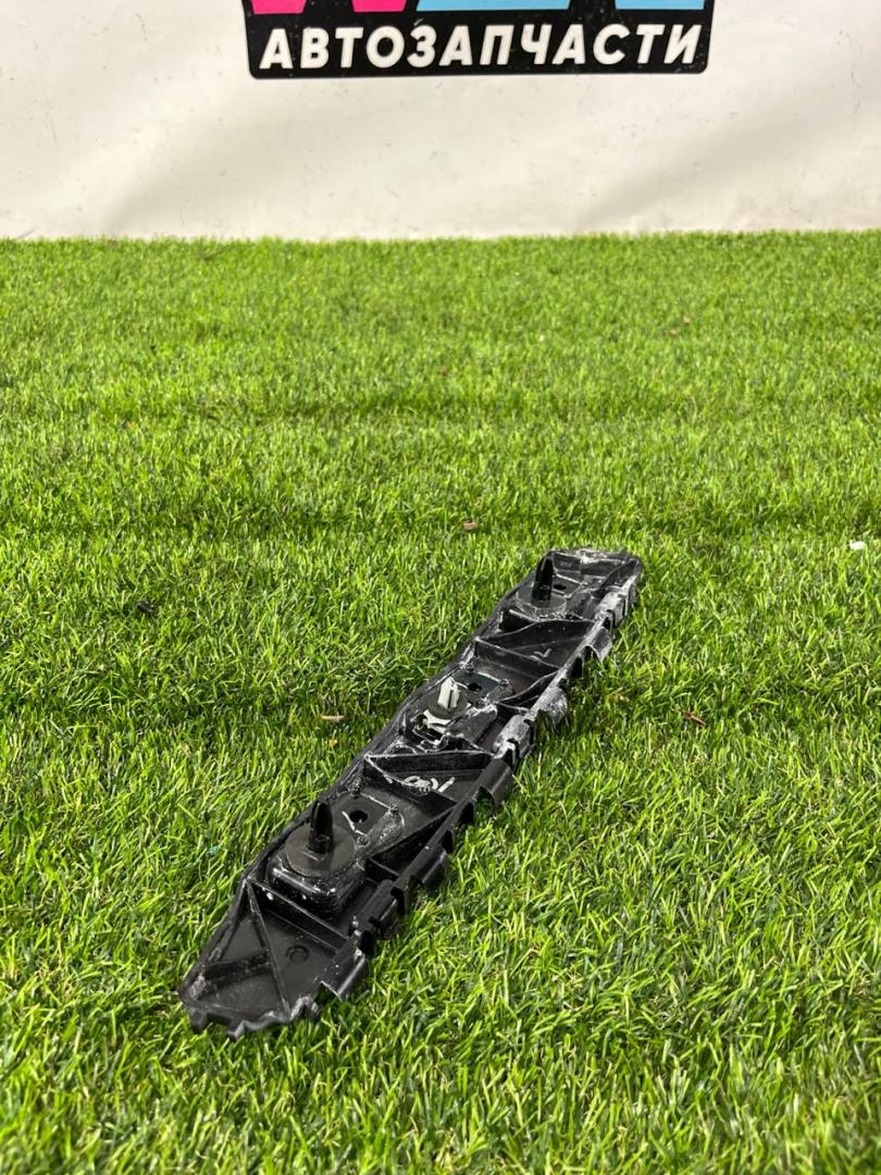 Крепление бампера заднего Ford Escape 4 поколение CX482 2021, 1.5 л., бензин, АКПП, внедорожник 5 дв., полный привод, LJ6B-17D949-AC - фото №1