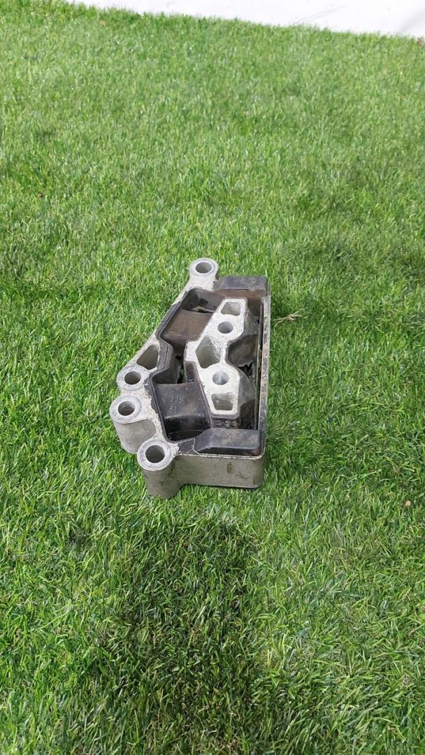 подушка крепления КПП Ford Explorer 6 поколение U625 2020, 2.3 л., бензин, АКПП, внедорожник 5 дв., L1M3-6068-B - фото №1