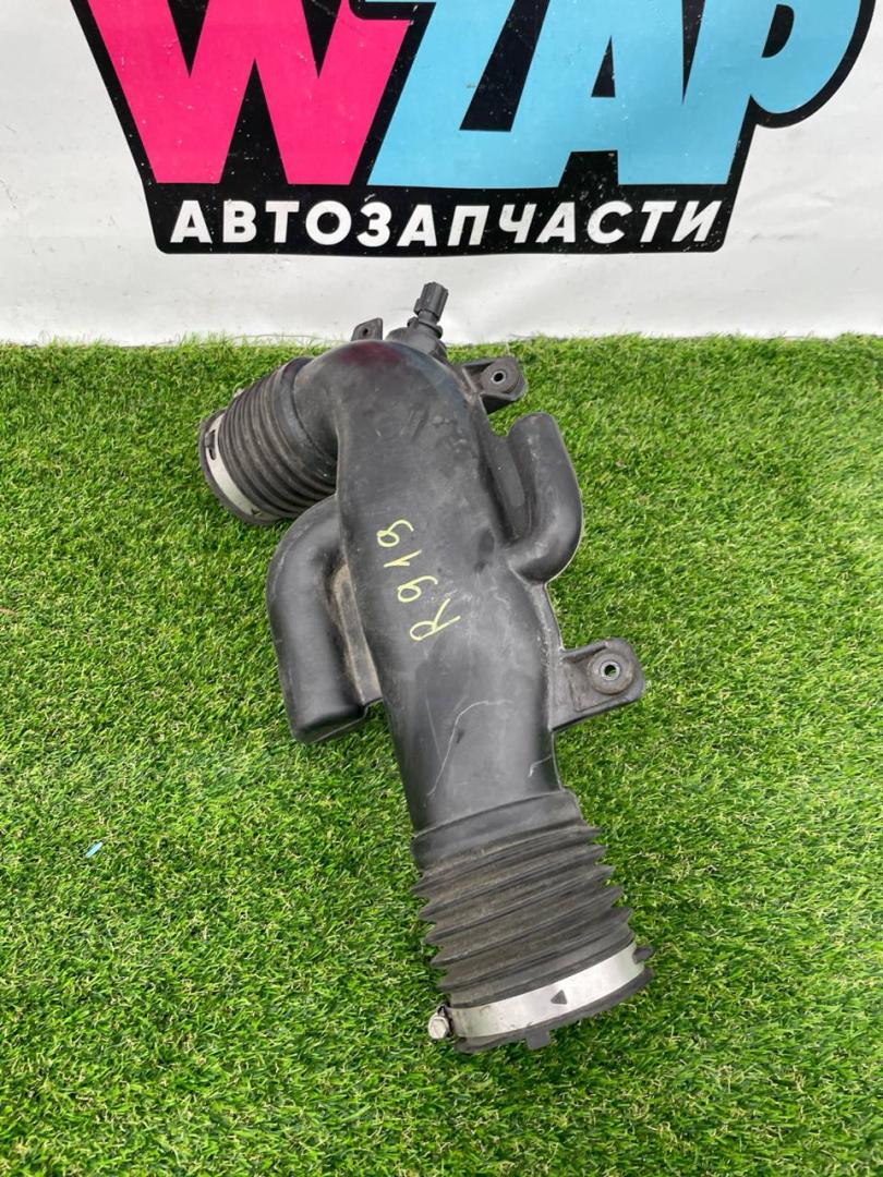 патрубок воздушного фильтра Jeep Wrangler 4 поколение 2019, 2.0 л., бензин, АКПП, внедорожник 5 дв., полный привод, 6840987AB - фото №1