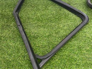 Уплотнитель стекла Jeep Wrangler 4 поколение 2020, АКПП, внедорожник 5 дв., 68271654