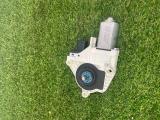 моторчик стеклоподъемника передний левый Tesla Model Y 1 поколение 2022, электро, белый, 1500672-00-A