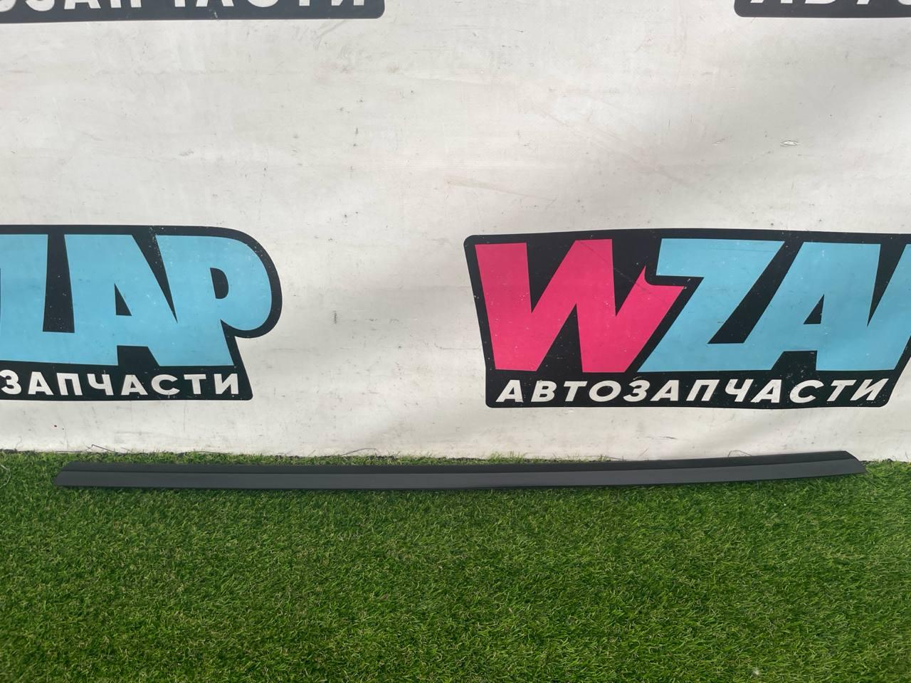 молдинг двери задней левой Tesla Model Y 1 поколение 2022, электро, белый, 1495722-00-B - фото №1