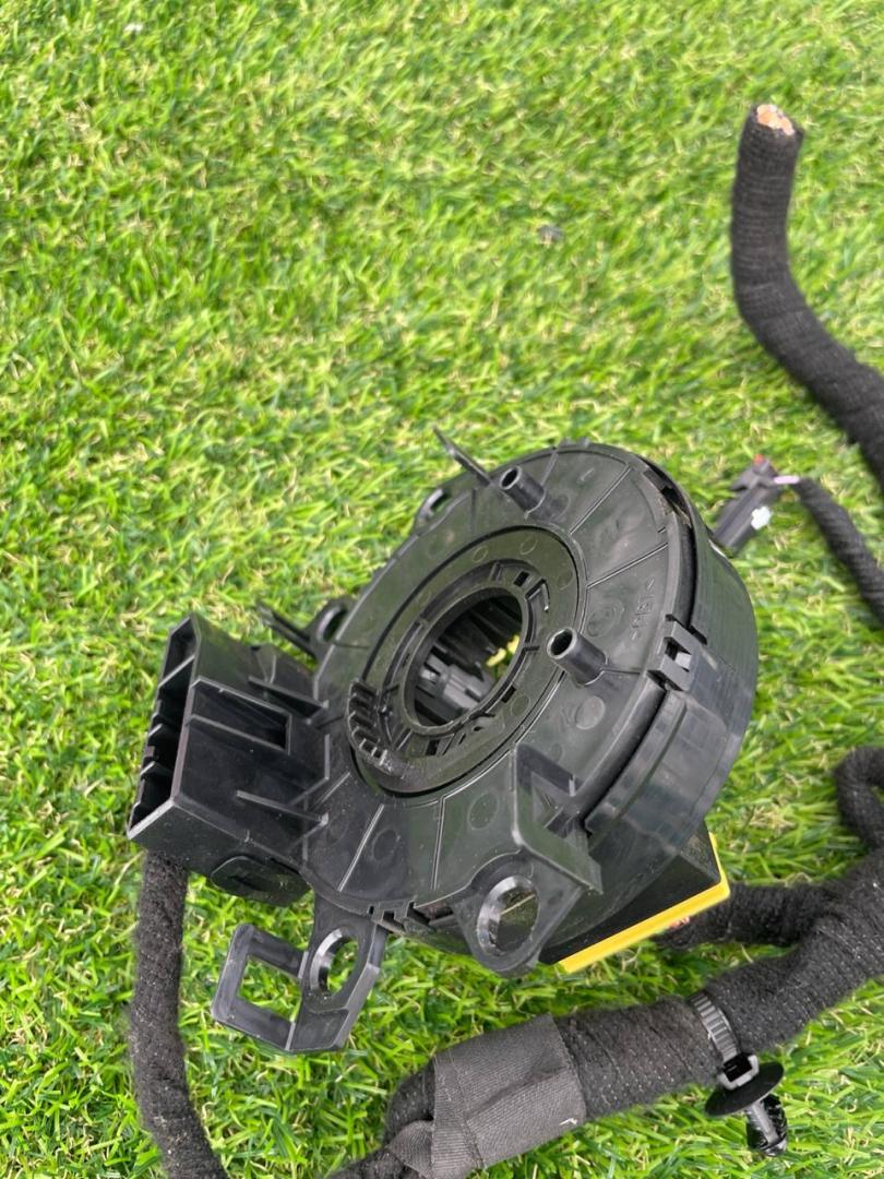 шлейф руля Chevrolet TrailBlazer 3 поколение 2022, 1.3 л., бензин, вариатор, оранжевый, хетчбэк 5 дв., полный привод, 39206932 - фото №1