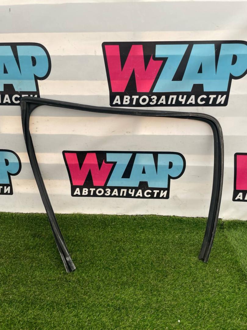 Уплотнитель стекла RAM 1500 5 поколение 2019, 5.7 л., бензин, АКПП, пикап, полный привод, 68214150AB - фото №1