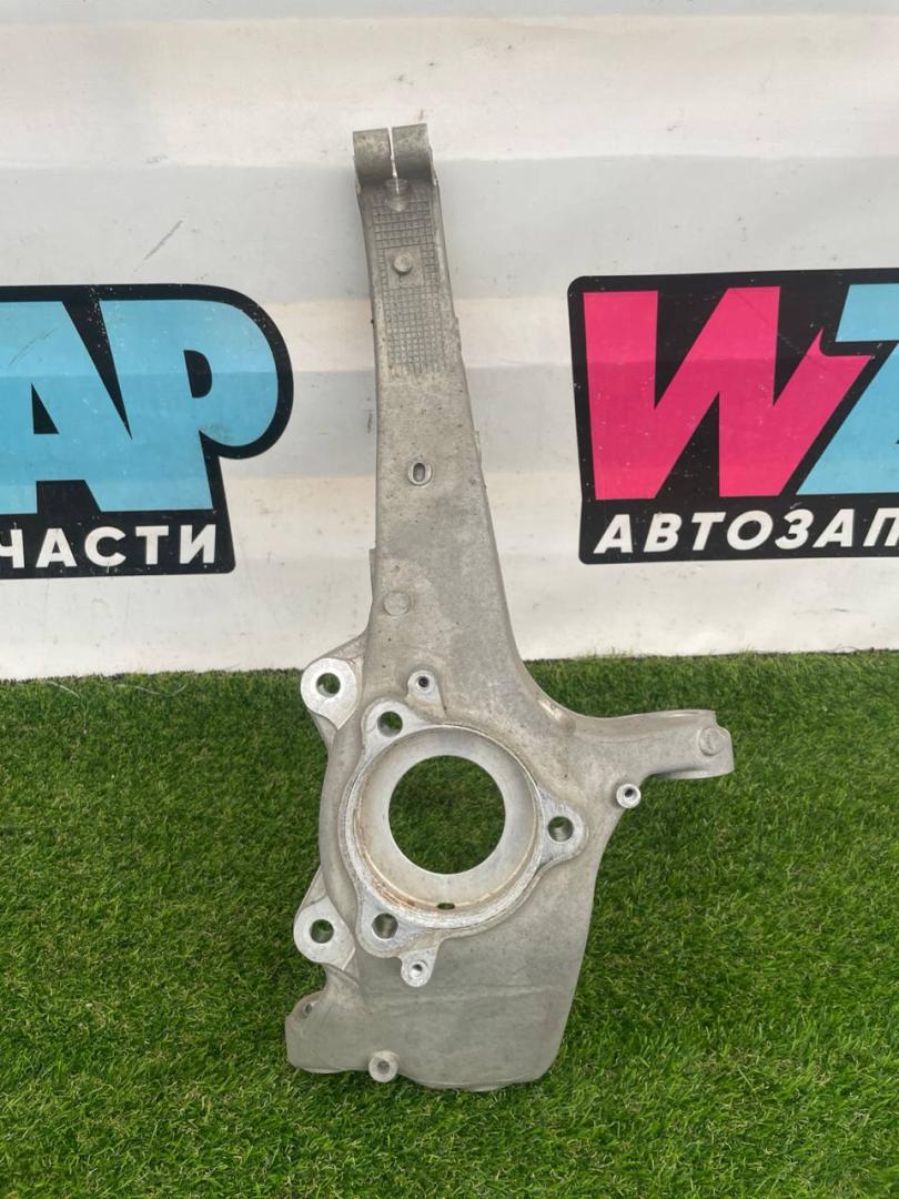 кулак поворотный правый Tesla Model Y 1 поколение 2022, электро, белый, 1188316-00-E - фото №1