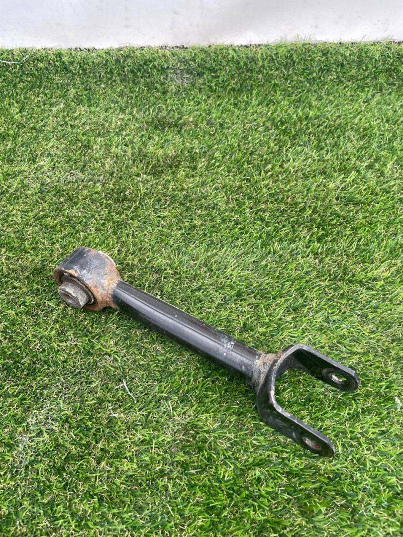 рычаг задний правый Tesla Model Y 1 поколение 2022, электро, белый, 1188431-00-A - фото №1