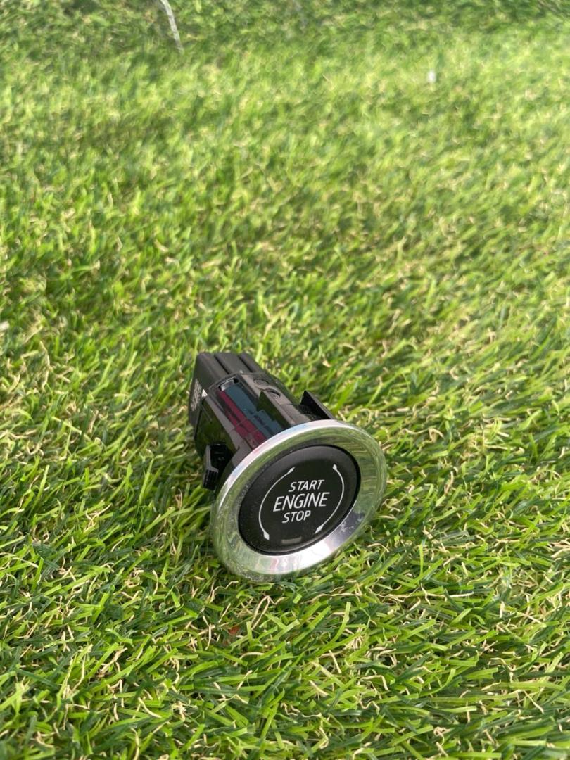 кнопка запуска двигателя Buick Encore GX 1 поколение 2020, 1.2 л., бензин, вариатор, хетчбэк 5 дв., передний привод, 13534512 - фото №1