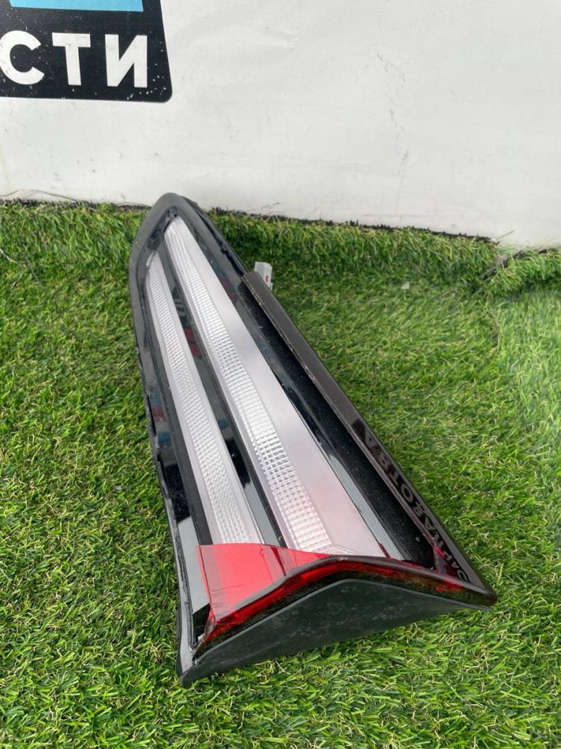 фонарь крышки багажника правый Buick Encore GX 1 поколение 2023, 1.2 л., вариатор, внедорожник 5 дв., передний привод, 42790335 - фото №1