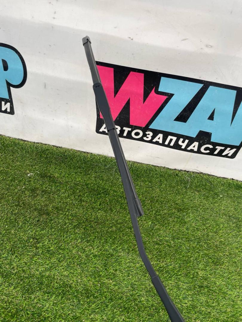 щеткодержатель (поводок стеклоочистителя, дворник) Ford Escape 4 поколение CX482 2020, 1.5 л., бензин, АКПП, синий, внедорожник 5 дв., полный привод, LJ6B17526AB - фото №1